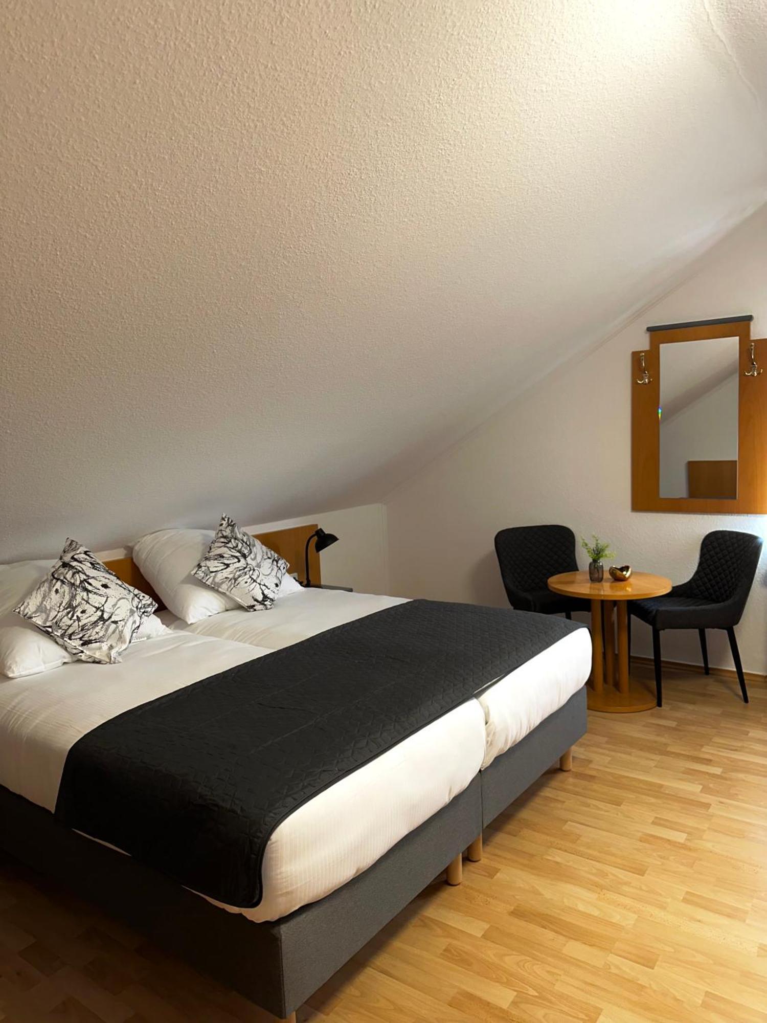 Hotel Restaurant Haus Odendahl Cologne Extérieur photo