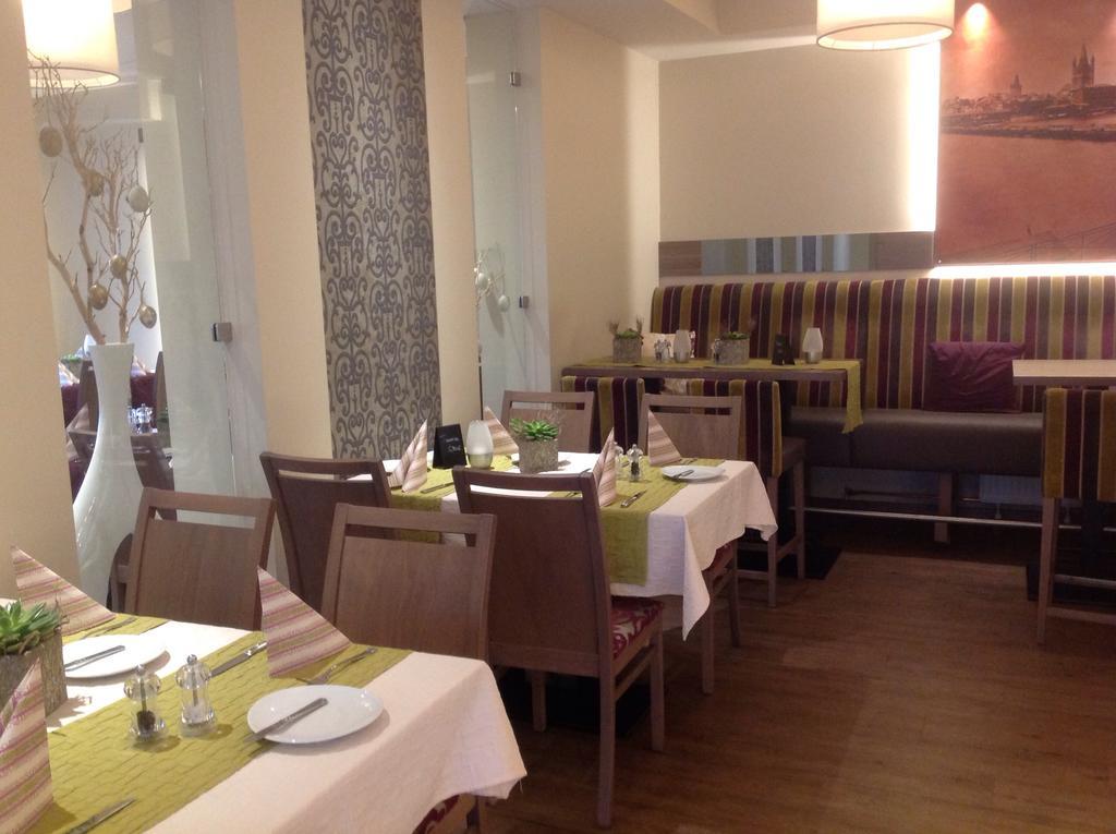Hotel Restaurant Haus Odendahl Cologne Extérieur photo